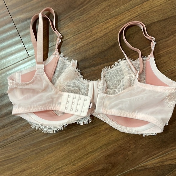 Victoria's Secret Push Up Bra - Picture 7 of 7